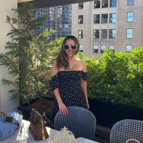 Meet your Posher, Erika - Picture 1 of 3